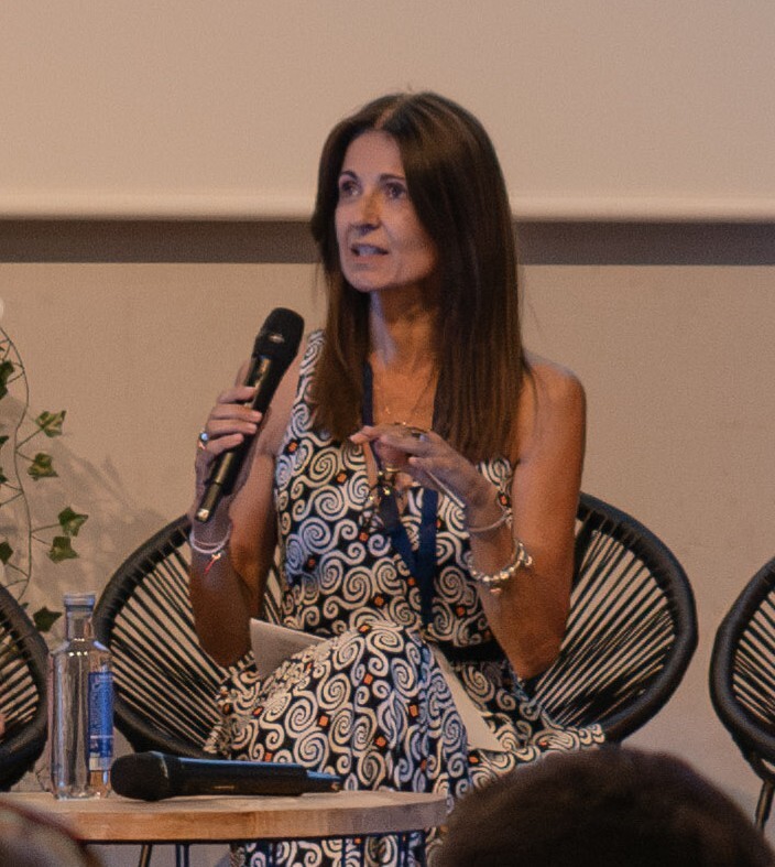 "O turista não sabe de fronteiras": Carmen Pardo aborda na Antena 1 o futuro do enoturismo na Galiza e no Norte de Portugal