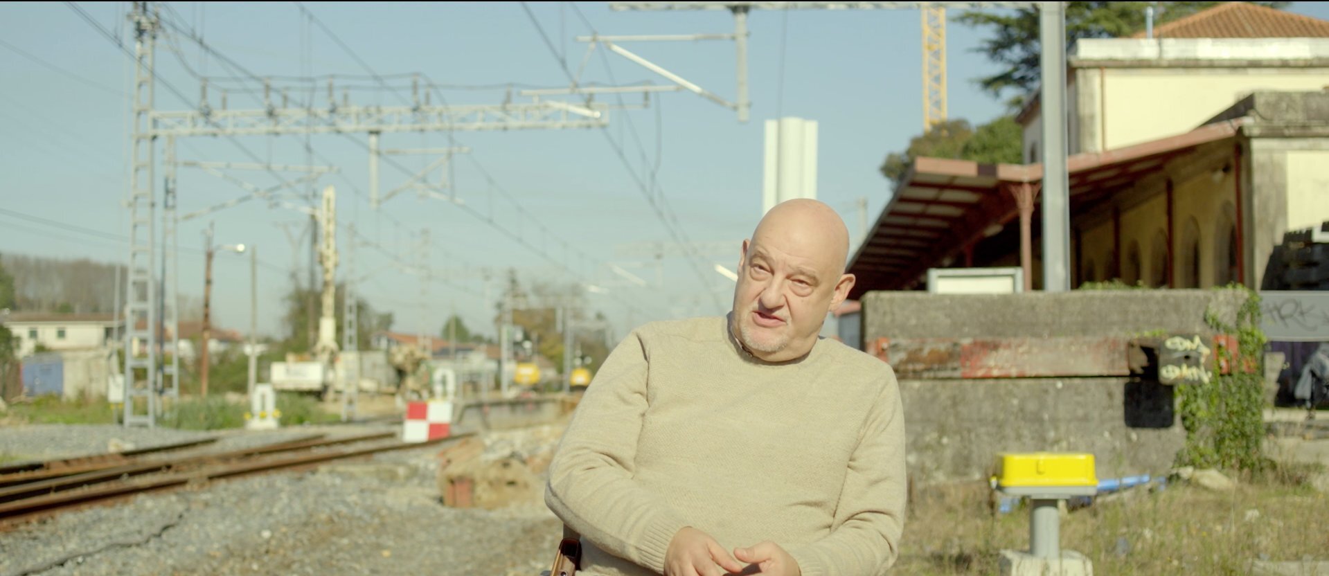 El secretario general del Eixo Atlántico participó en el documental "Passagem de Nível", para hablar de las conexiones ferroviarias entre Galicia y el Norte de Portugal