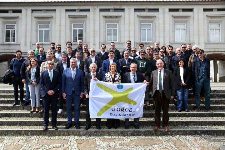 Vila Nova de Famalicão y Braga reciben la bandera de los Juegos del Eixo Atlántico de su anterior sede