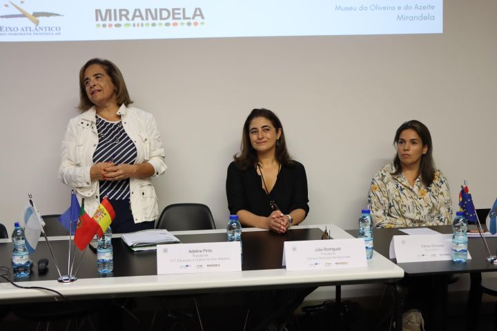Las ciudades del Eixo Atlántico presentaron, en el Seminario de Intercambio de Experiencias, sus propuestas innovadoras en el ámbito de la educación