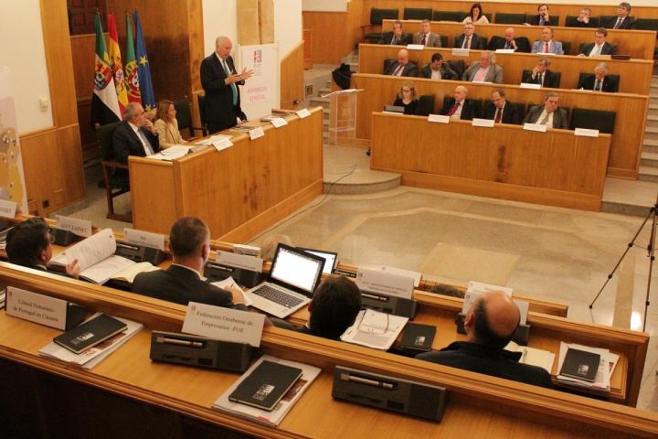 A Rede Ibérica de Entidades Transfronteirizas, RIET, pedirá ao Cume Ibérico un plan de actuacións económicas de fronteira centrada no desenvolvemento das infraestruturas