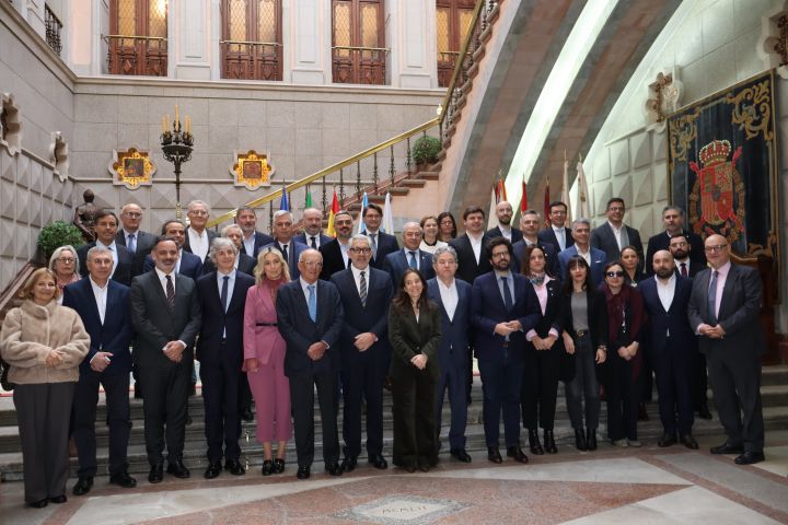 El Eixo Atlántico sitúa la vivienda, la inmigración y la lucha contra la pobreza como prioridades para 2026