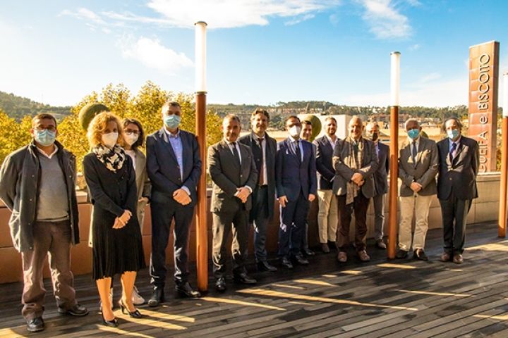 O Eixo Atlántico aposta polas enerxías limpas e ampliar mercados na reunión das súas comisións políticas