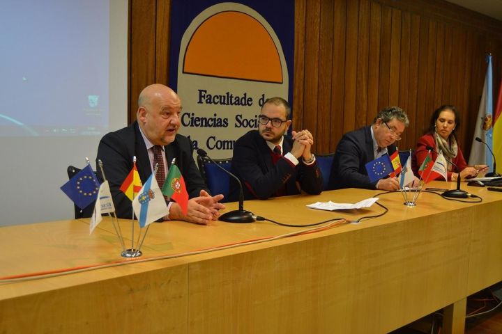 Técnicos municipais das cidades do Eixo Atlántico coñeceron os novos retos da contratación pública, nun seminario