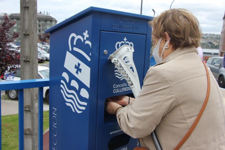 Culleredo instala dispensadores de xel en parques e prazas