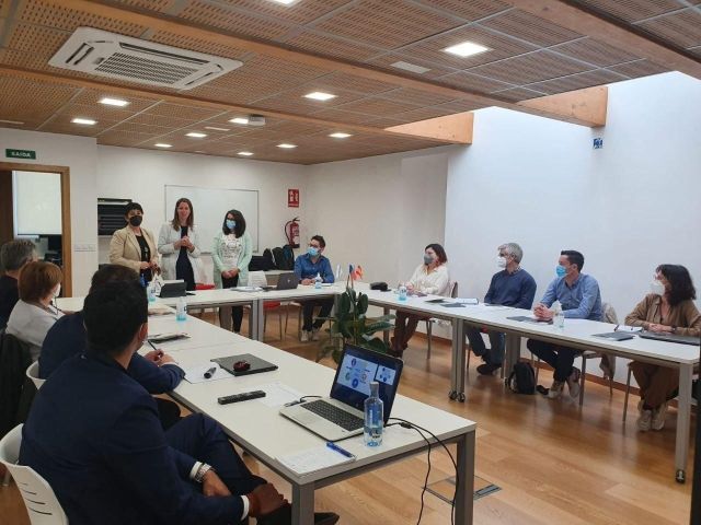 O Eixo Atlântico avança na construción do Mapa de Coesão Social da Eurorrexión em uma reunião em Lugo