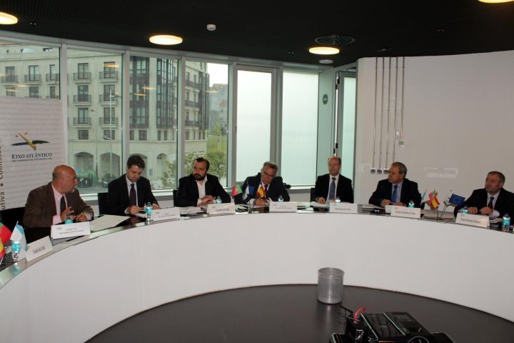 Eixo Atlántico pedirá a Ana Pastor que retome o saída Sur de Vigo