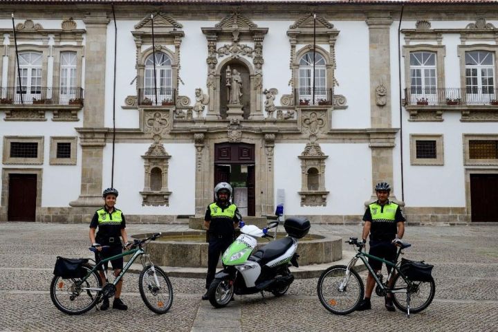 Un equipo da Policía Local do Concello de Guimarães fará a patrulla en bicicleta
