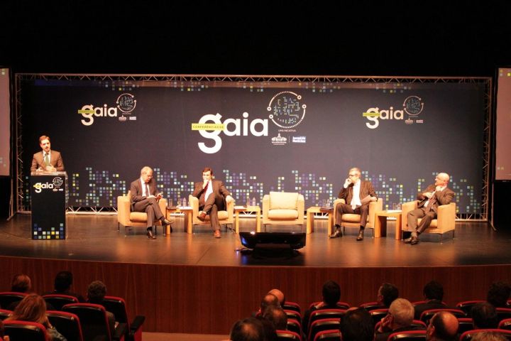 Satisfação no Eixo Atlântico na sua primeira reunião com o novo governo português