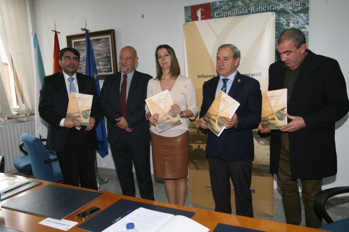 CEL valora propuesta del Eixo Atlántico para el tren pero no renuncia al AVE