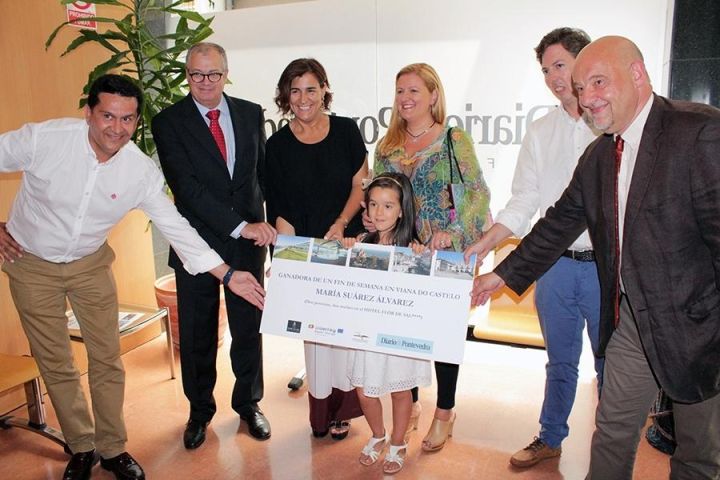 Entrega de estancias de la promoción de la guía turística del Eixo Atlántico