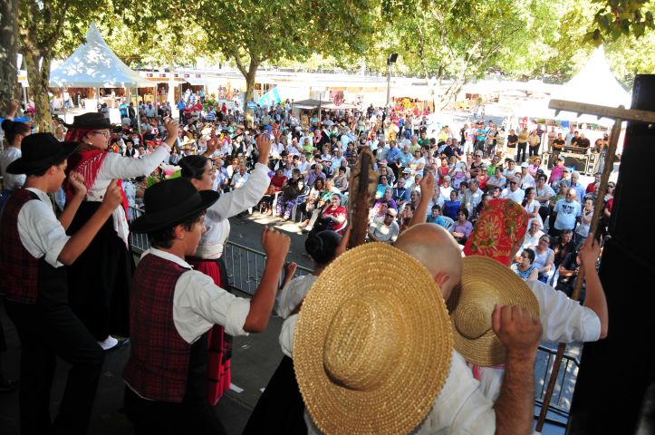 A feira de Artesanato e Gastronomia de Famalicão todo un éxito entre os visitantes