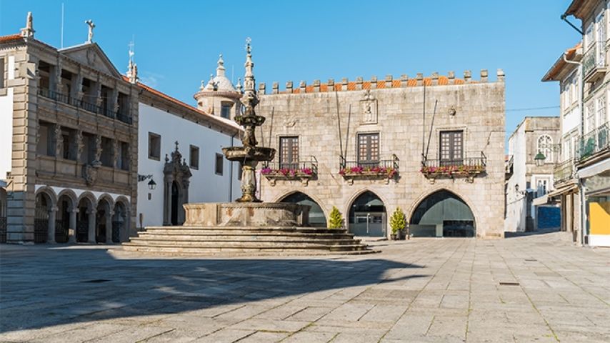 Viana fornece comidas “take away” a alumnos de familias desfavorecidas