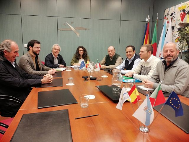 O secretariado de Deportes do Eixo Atlántico recibe a proposta de Gaia para o torneo de taekwondo