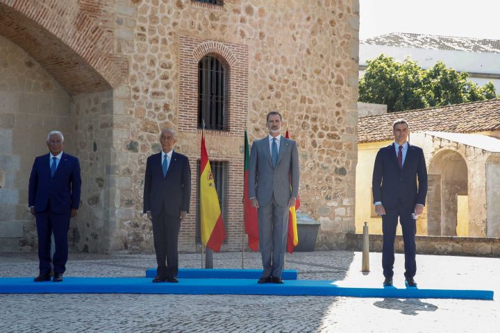 Reapertura da fronteira hispano-lusa é reencontro de "irmáns e amigos"