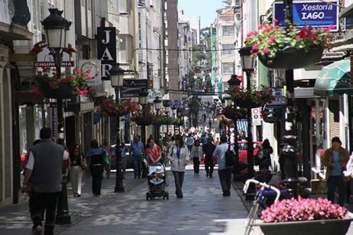 Ferrol renova 70 papeleiras do cdentro da cidade