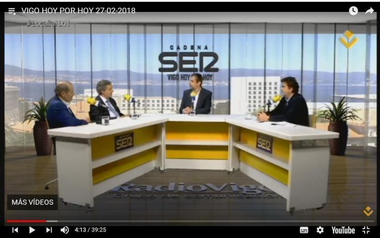 Martín F. Prado, Paulo Ramalho e Luís Domínguez explican a posta en marcha da Axenda Urbana do Eixo no programa mensual de Radio Vigo e Localia