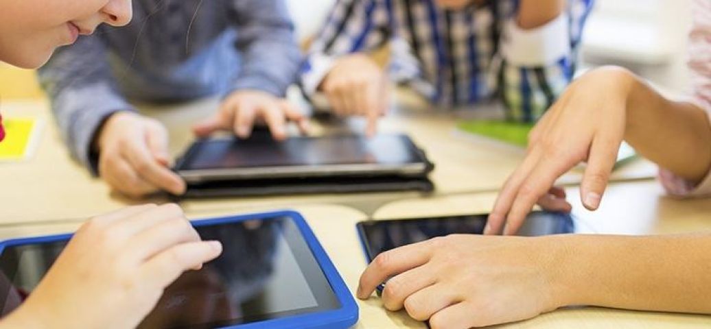 Guimarães facilita tablets para apoiar a alumnos do 1.º ciclo no ensino a distáncia