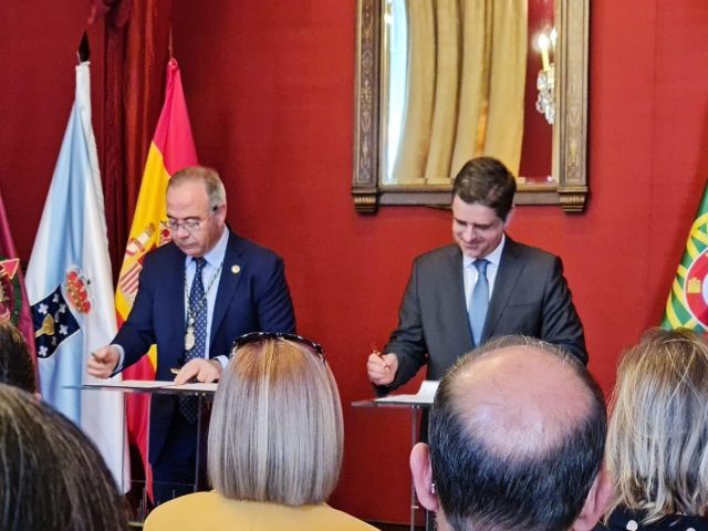 Braga e Santiago de Compostela, cidades do Eixo Atlántico, asinan o irmandamento