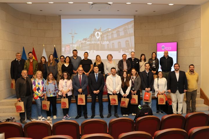 El Eixo Atlántico refuerza su apuesta por un turismo sostenible y descentralizado con la reunión internacional de Monforte y la visita de estudio a Lugo