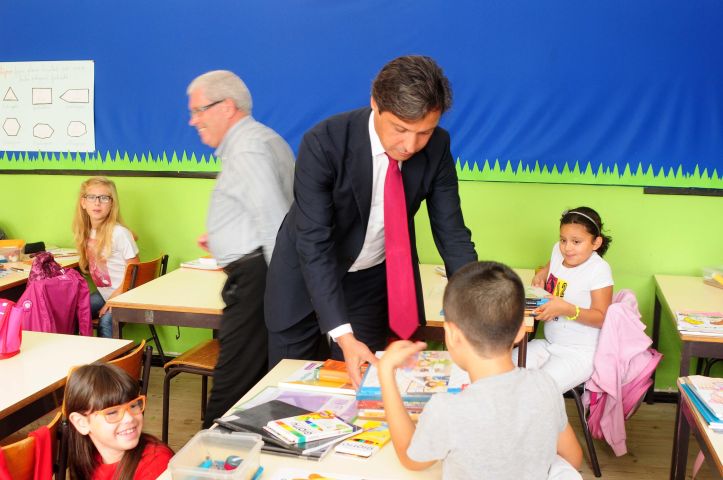 Município ofereceu 35 mil livros escolares a 5.500 alunos do 1º Ciclo