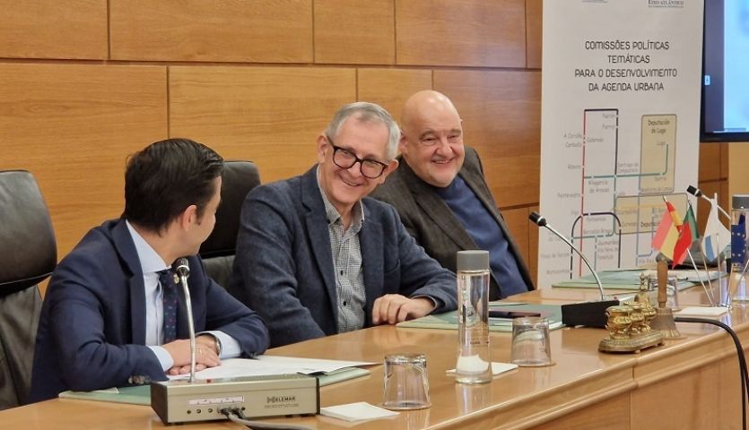 Carballo acogió una reunión del Eixo Atlántico para definir la estratexia conxunta en materia de política social